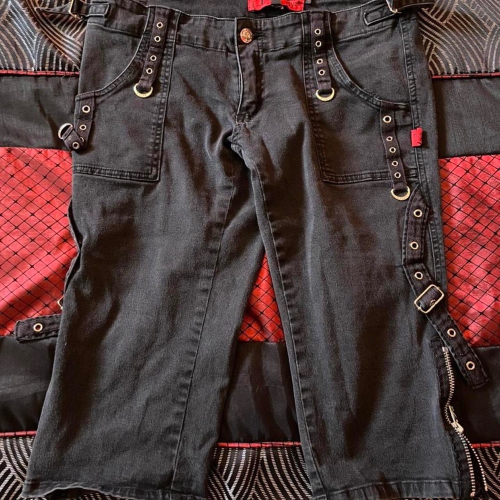 Tripp NYC black denim buckle capri